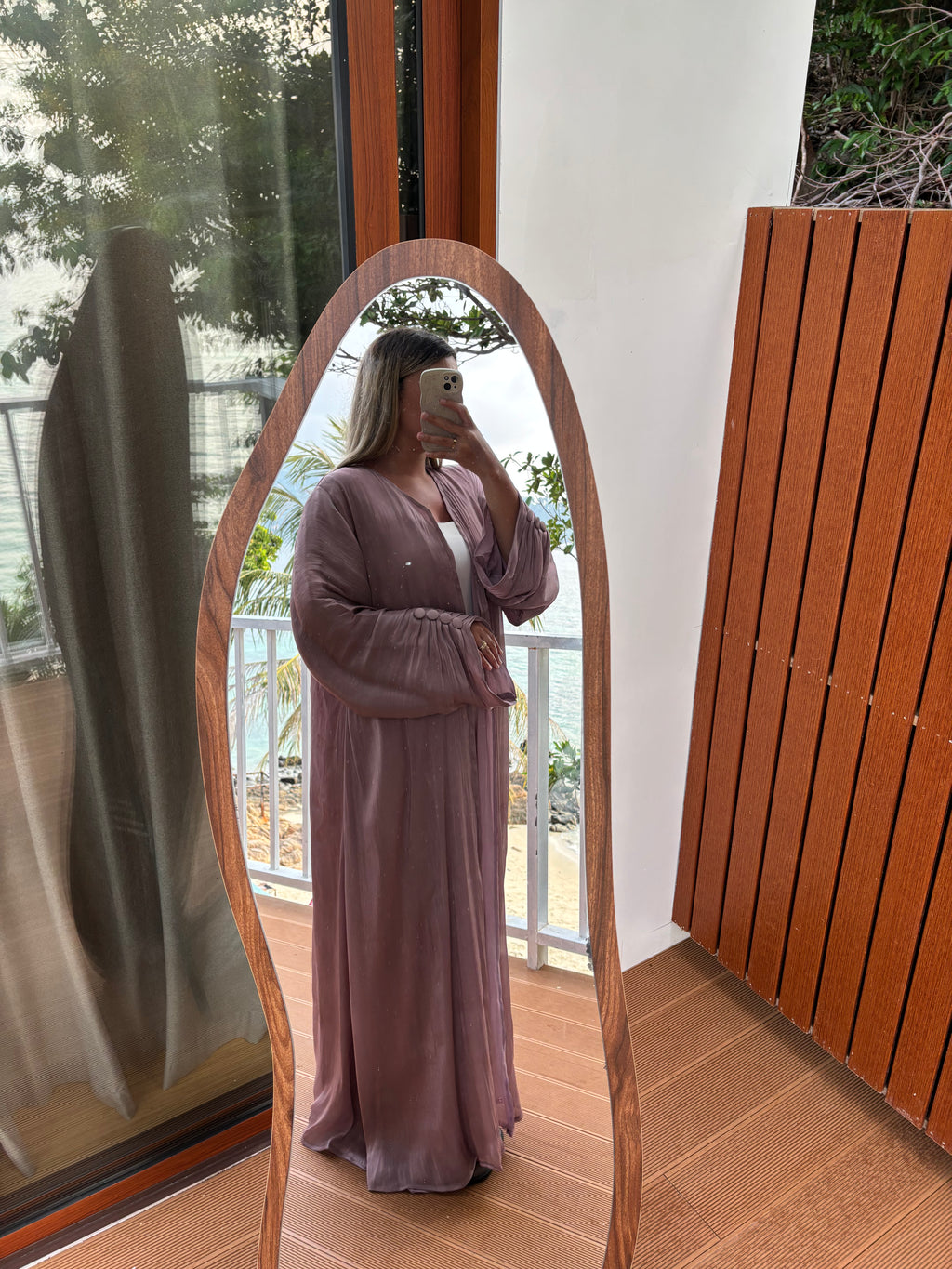 Leela Glow Abaya